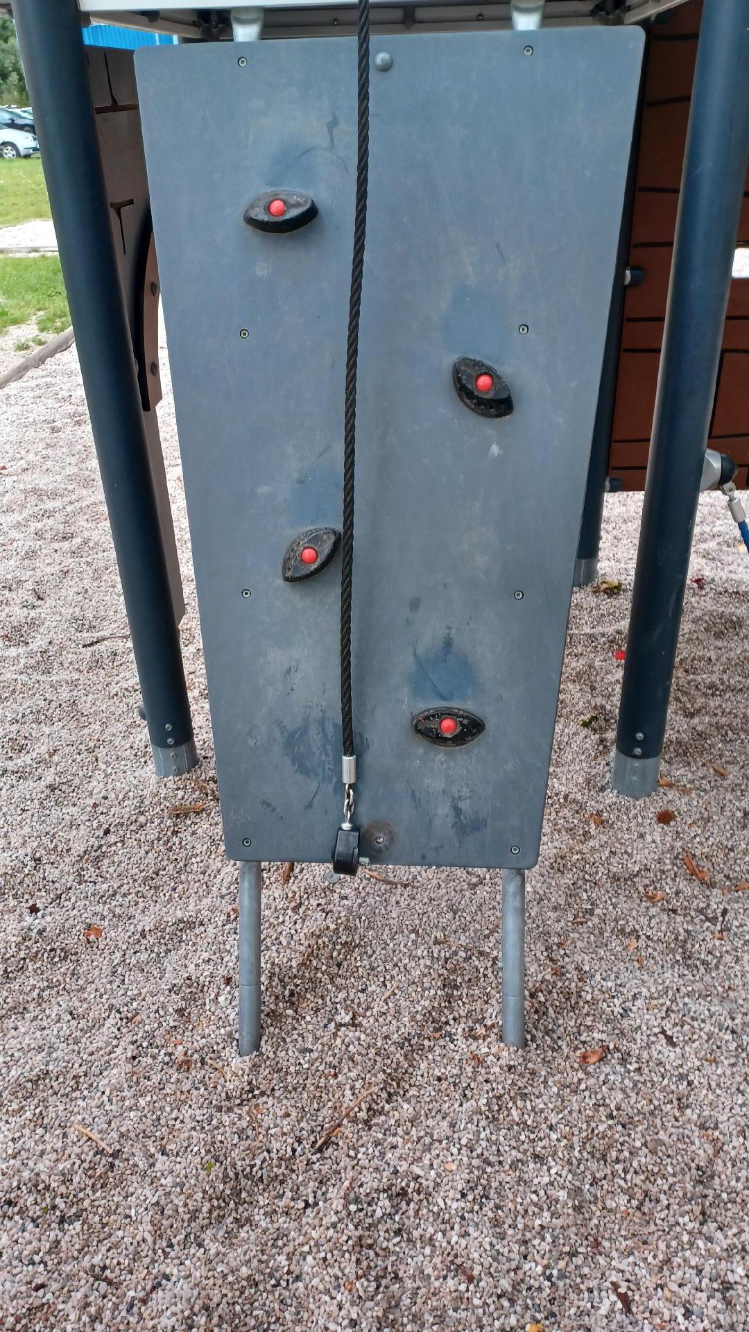 Rozbitá prolézačka