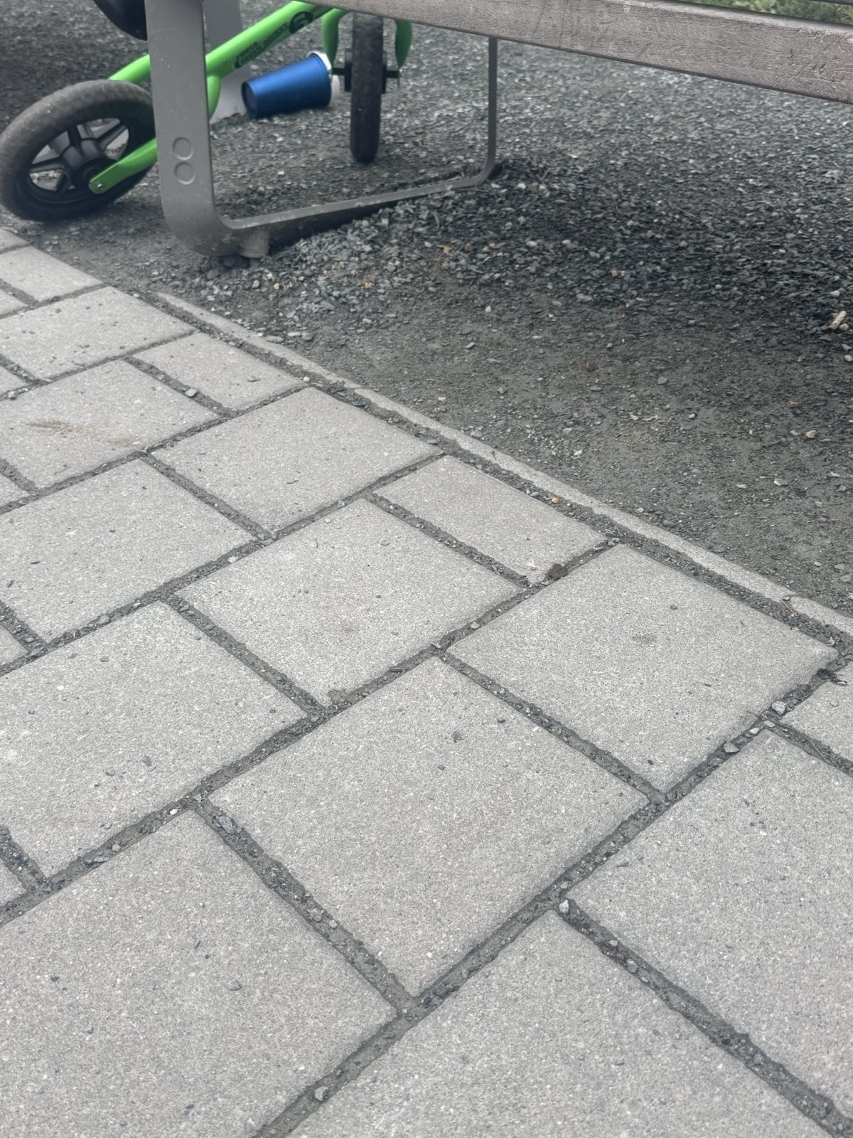 Vyvrácená lavička