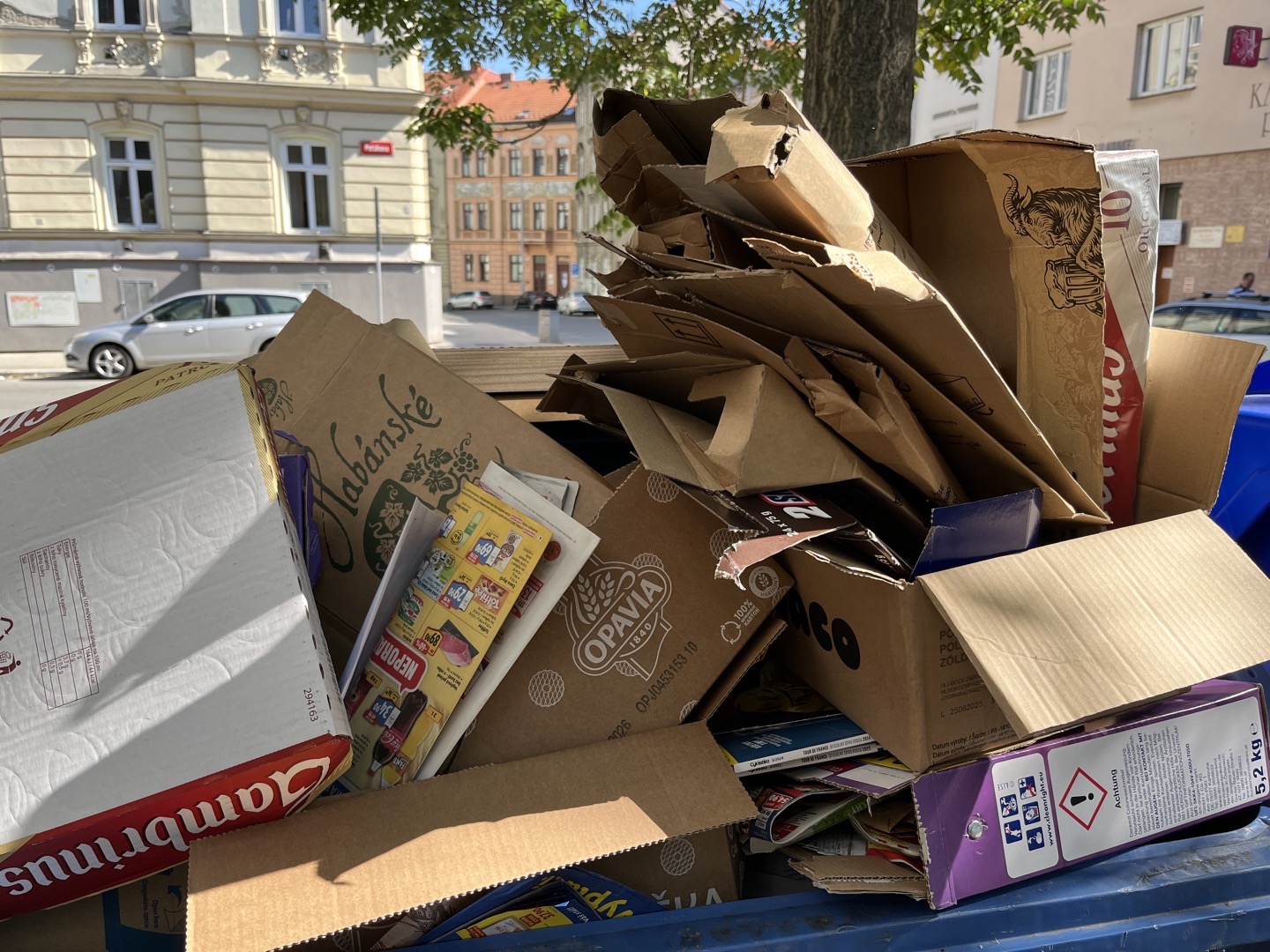 Černá skládka, odpad od firem