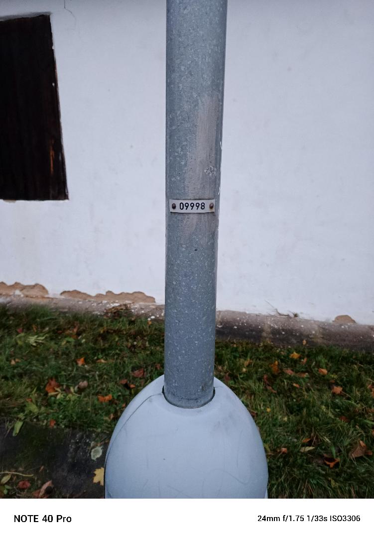 Nesvítí pouliční lampa