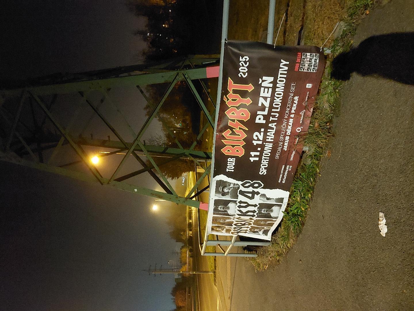 Nelegální reklamní plachta