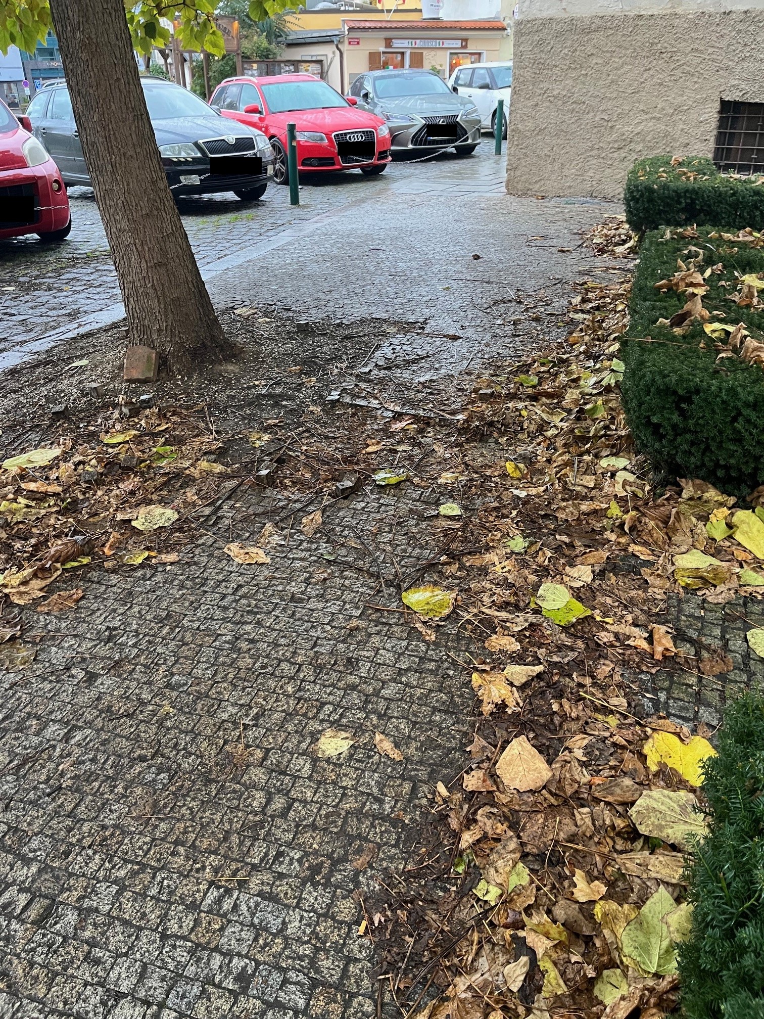 Poškozený chodník