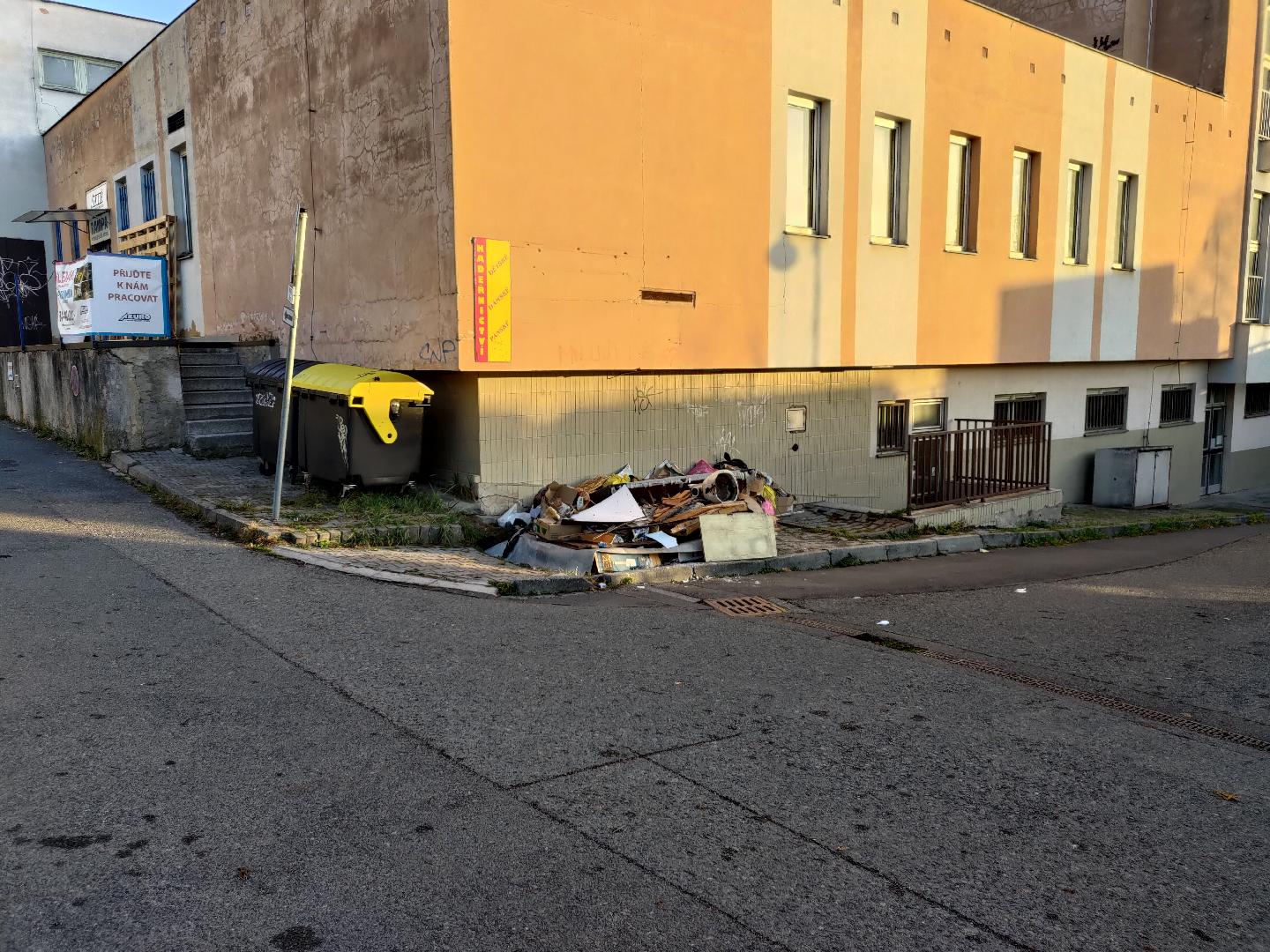 Černá skládka za OC Remus