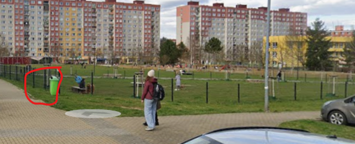 Odpadky a chybějící koš