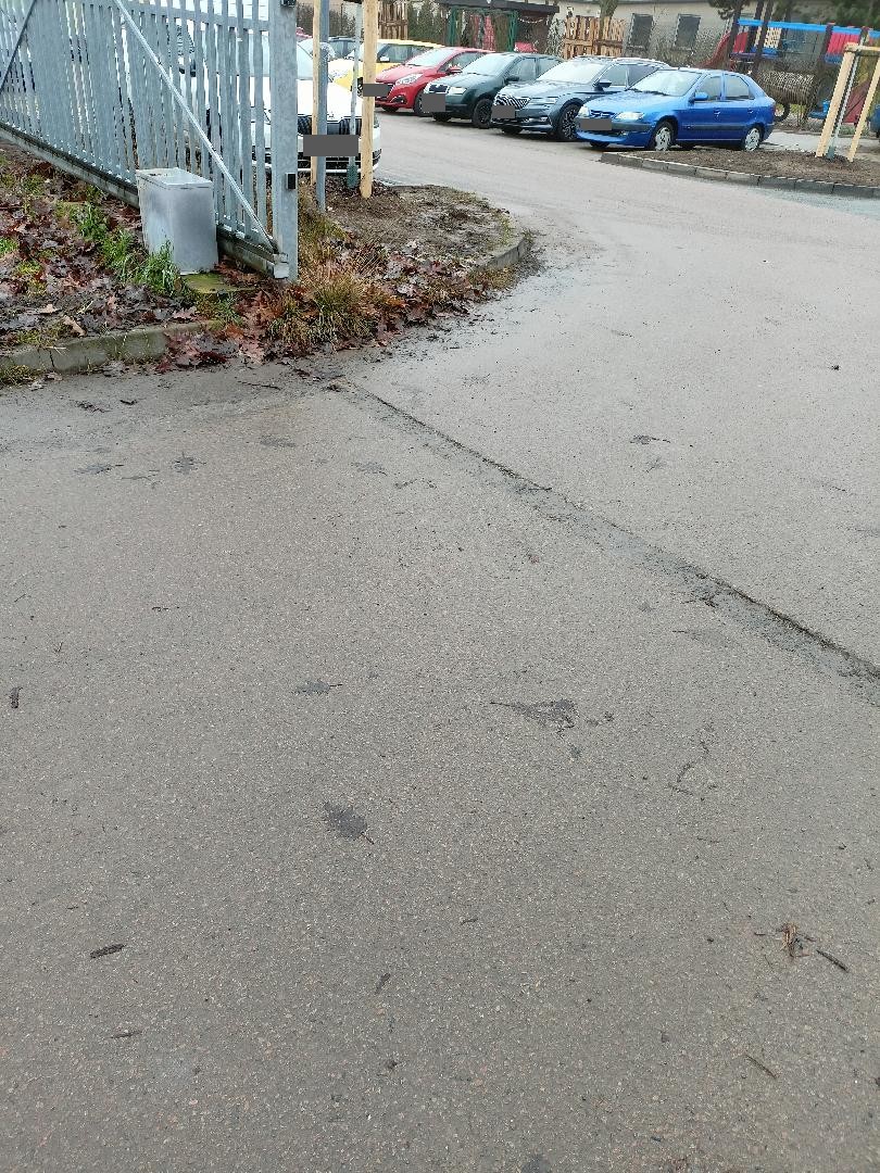 Bláto po stavbě parkoviště