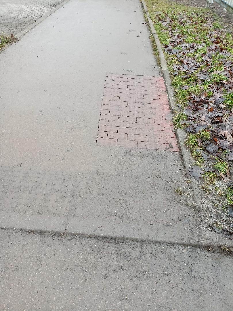 Bláto po stavbě parkoviště