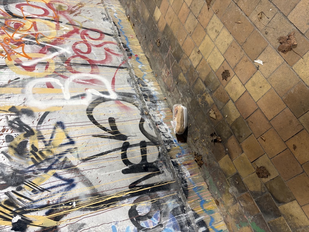 Nepořádek v podchodu