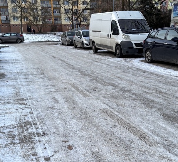 Zledovatělá silnice