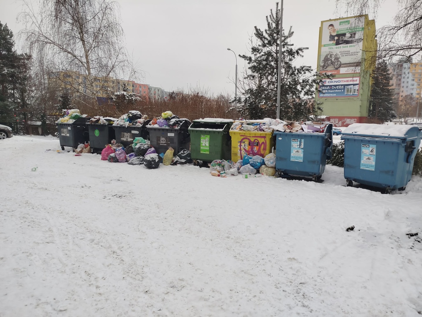 nevyvezené kontejnery 