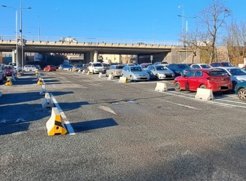 Ďoury v parkovišti