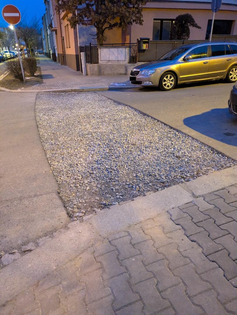 Zacelení vozovky ve Skalní