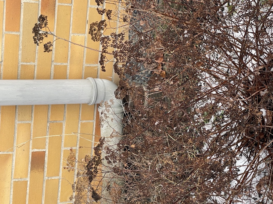 Okap svedený na ulici