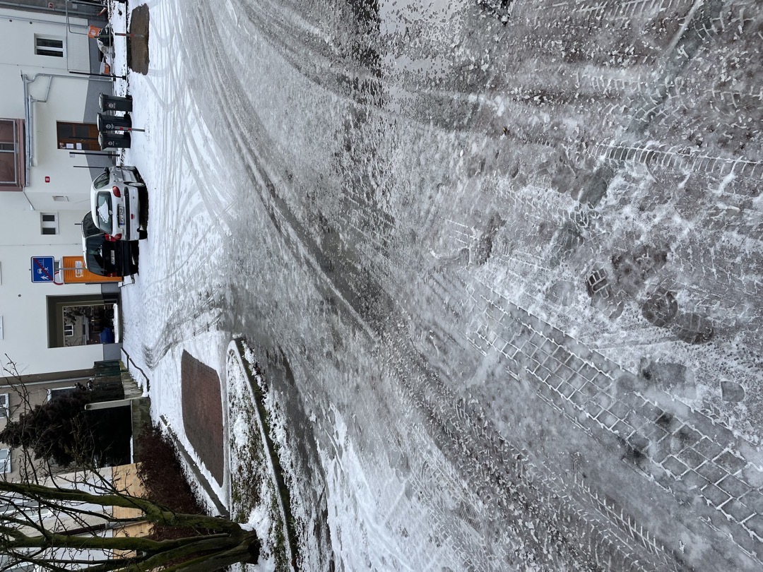 Okap svedený na ulici