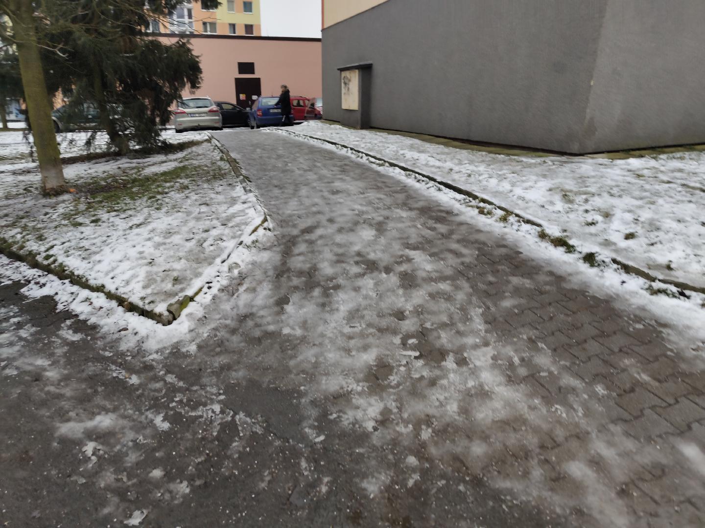 Zledovatělý chodník