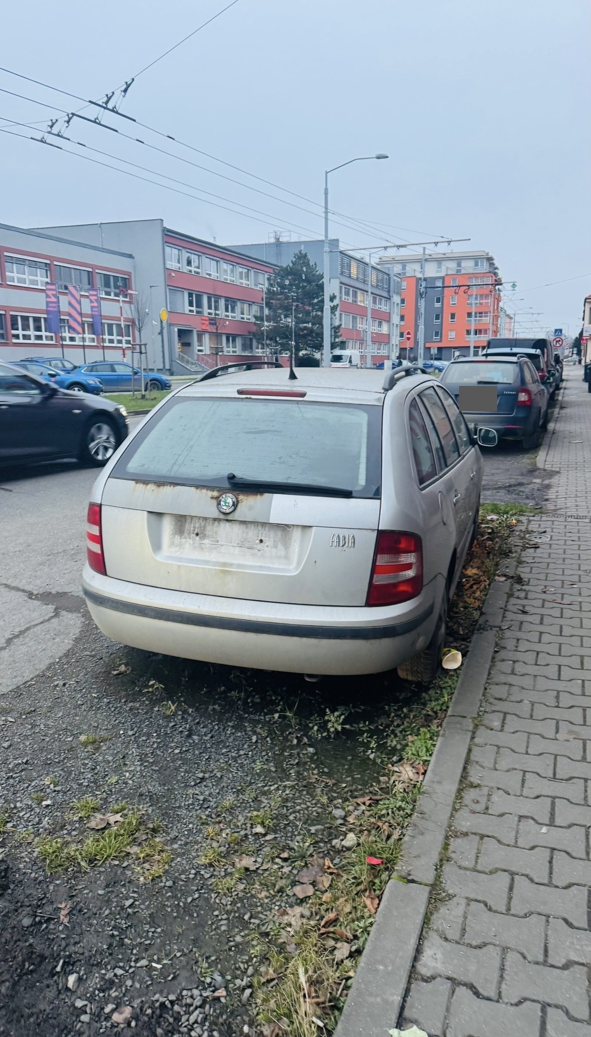 Odstavený vrak automobilu