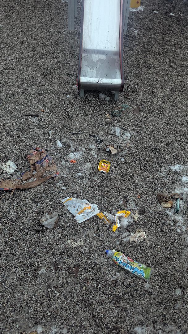 Vandalismus na dětském hřišti