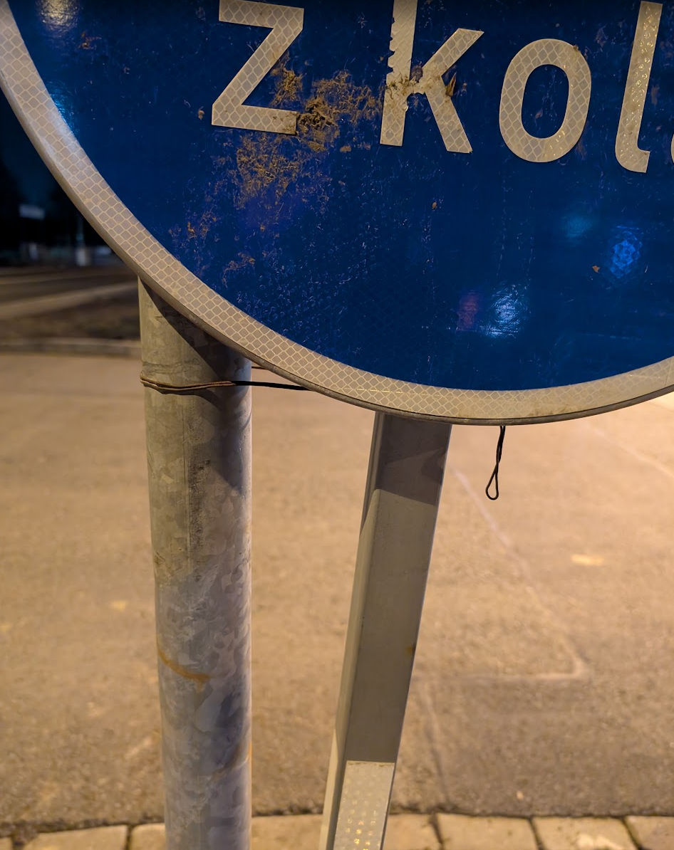 Nelegální/nesmyslné značení?