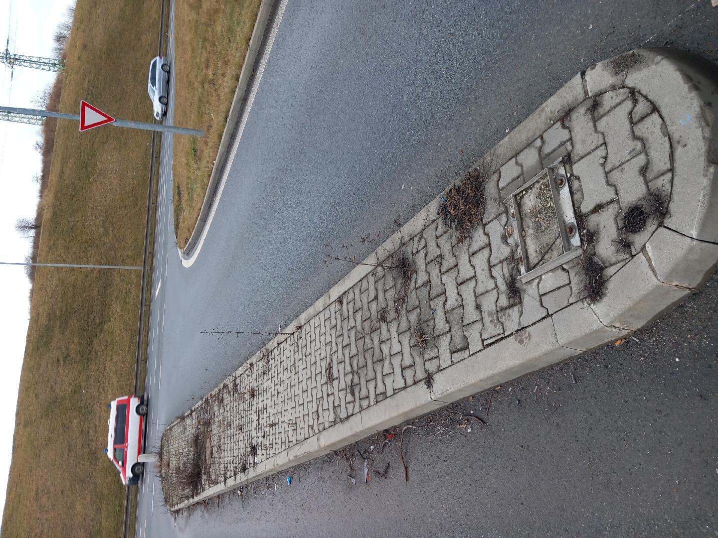 Chybí značka na ostrůvku