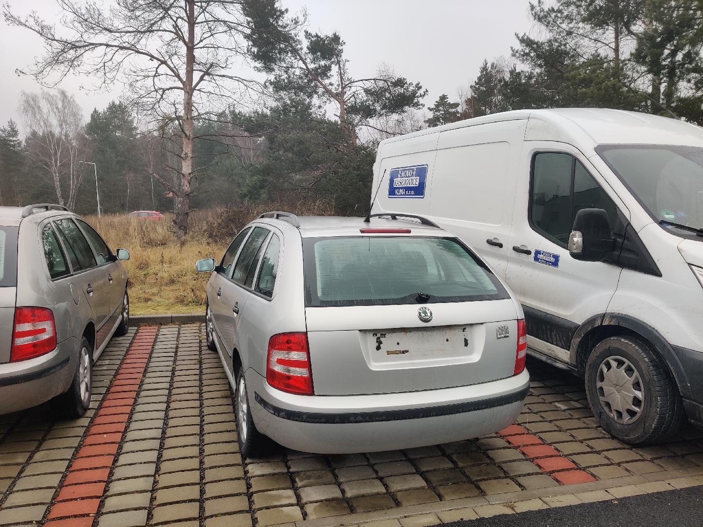 Odstavene auto bez SPZ