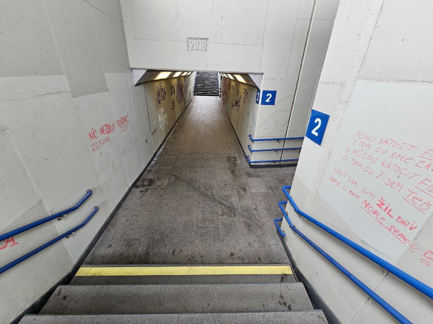 Zdevastovaný podchod