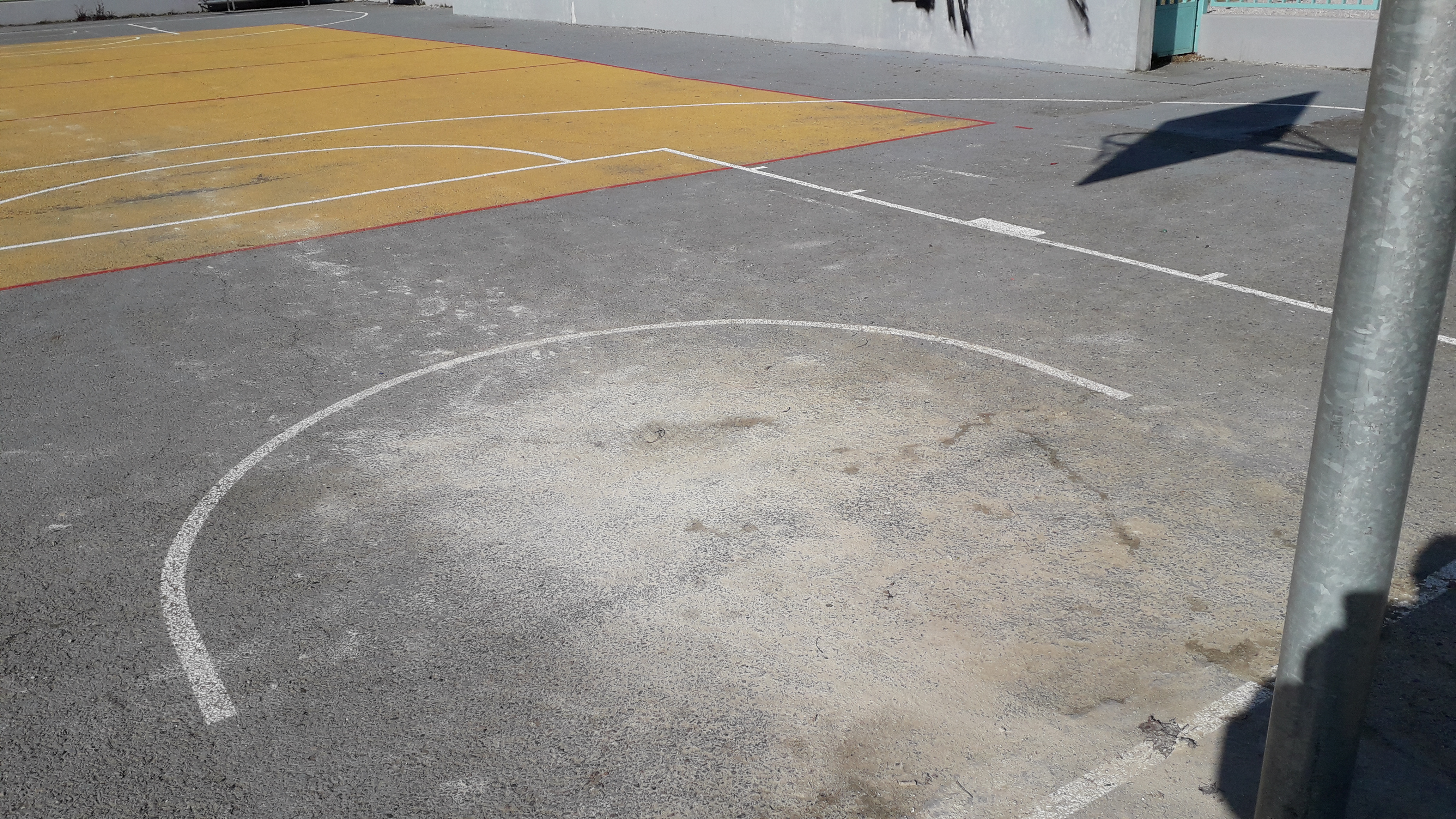 Nepořádek na hřišti