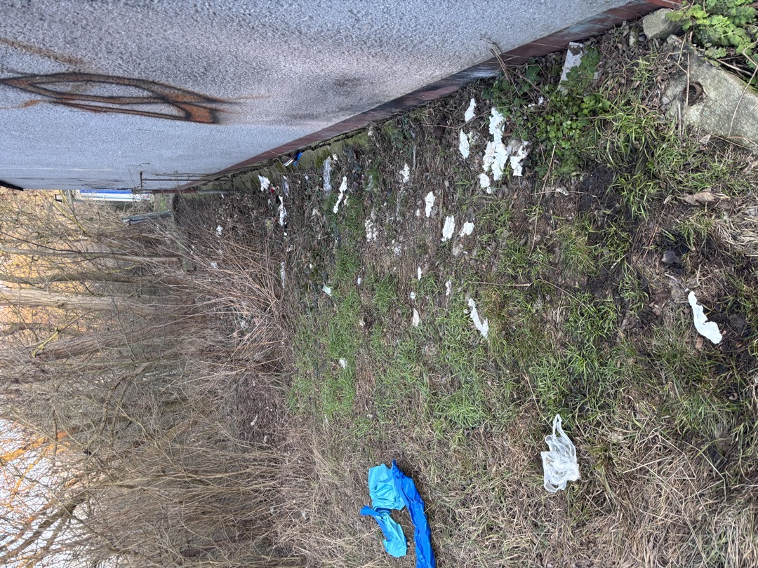 Nepořádek po bezdomovcích 