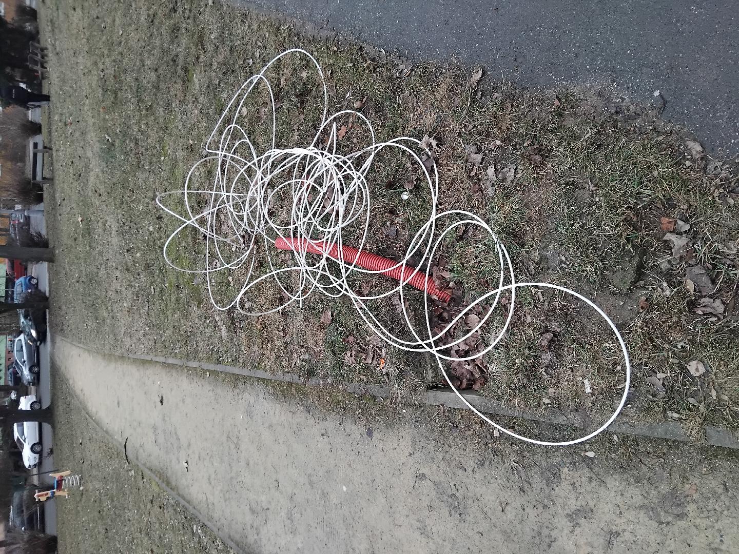 Vyčnívající kabel