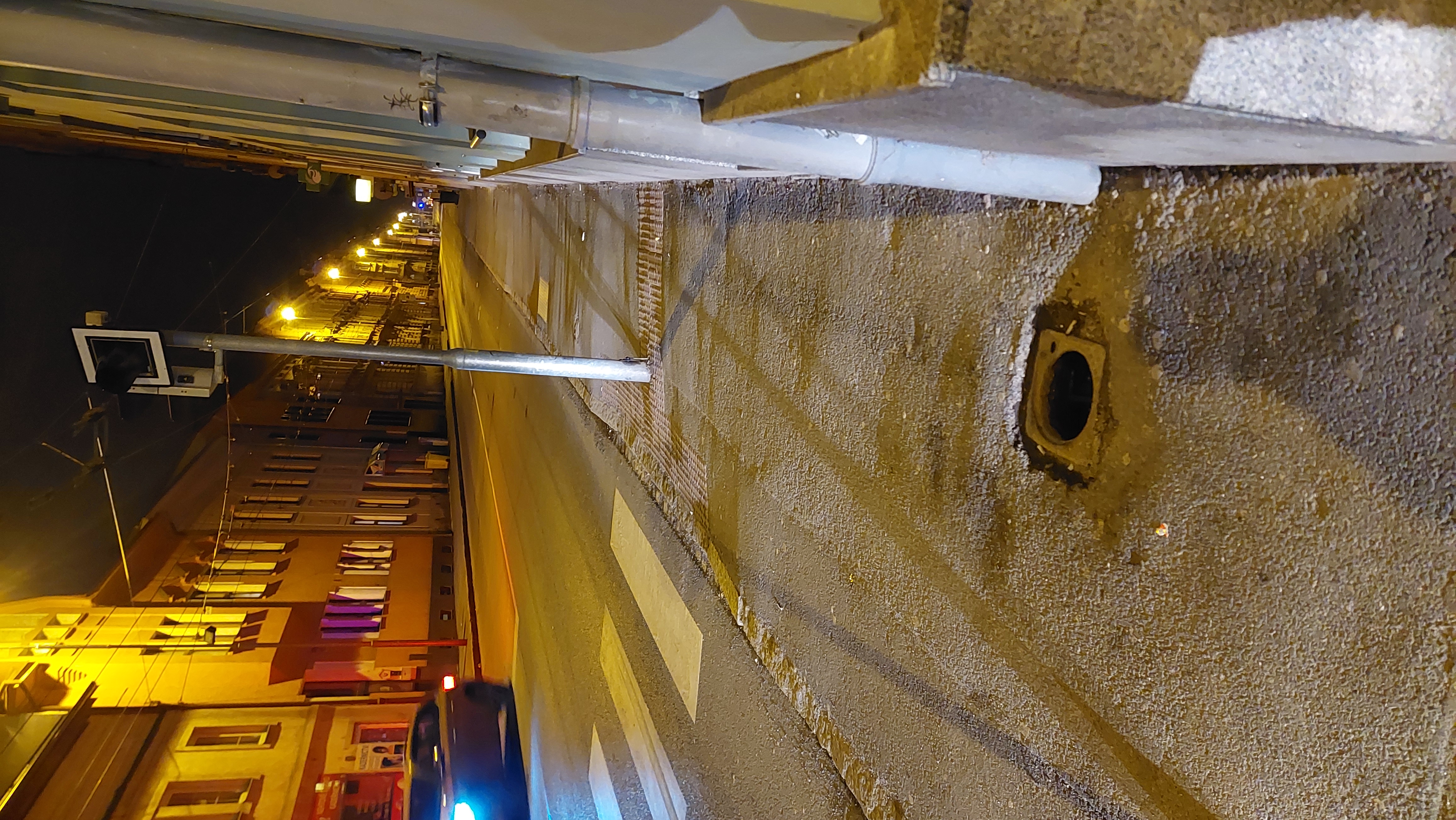 Nebezpečné poškození chodníku