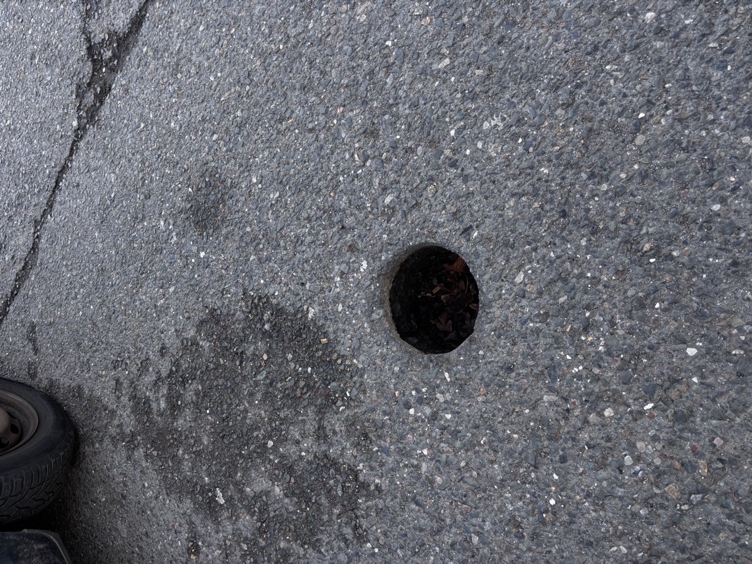 Nezasypané díry po sondách!!!