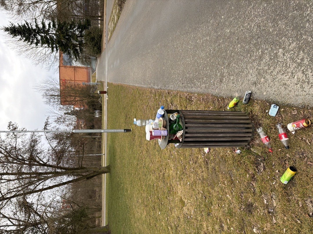 odkapaly v celém parky