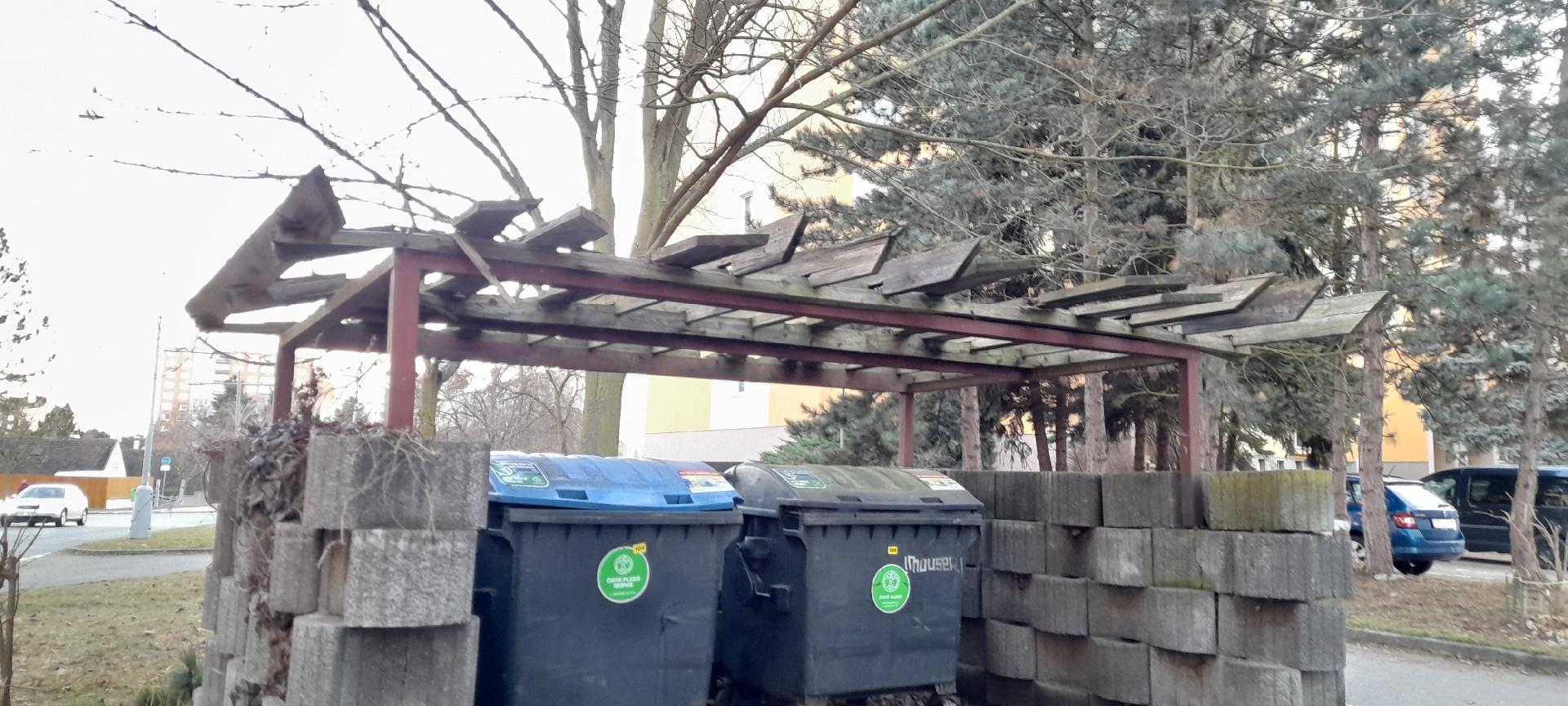 Havarijní stav přístřešku 