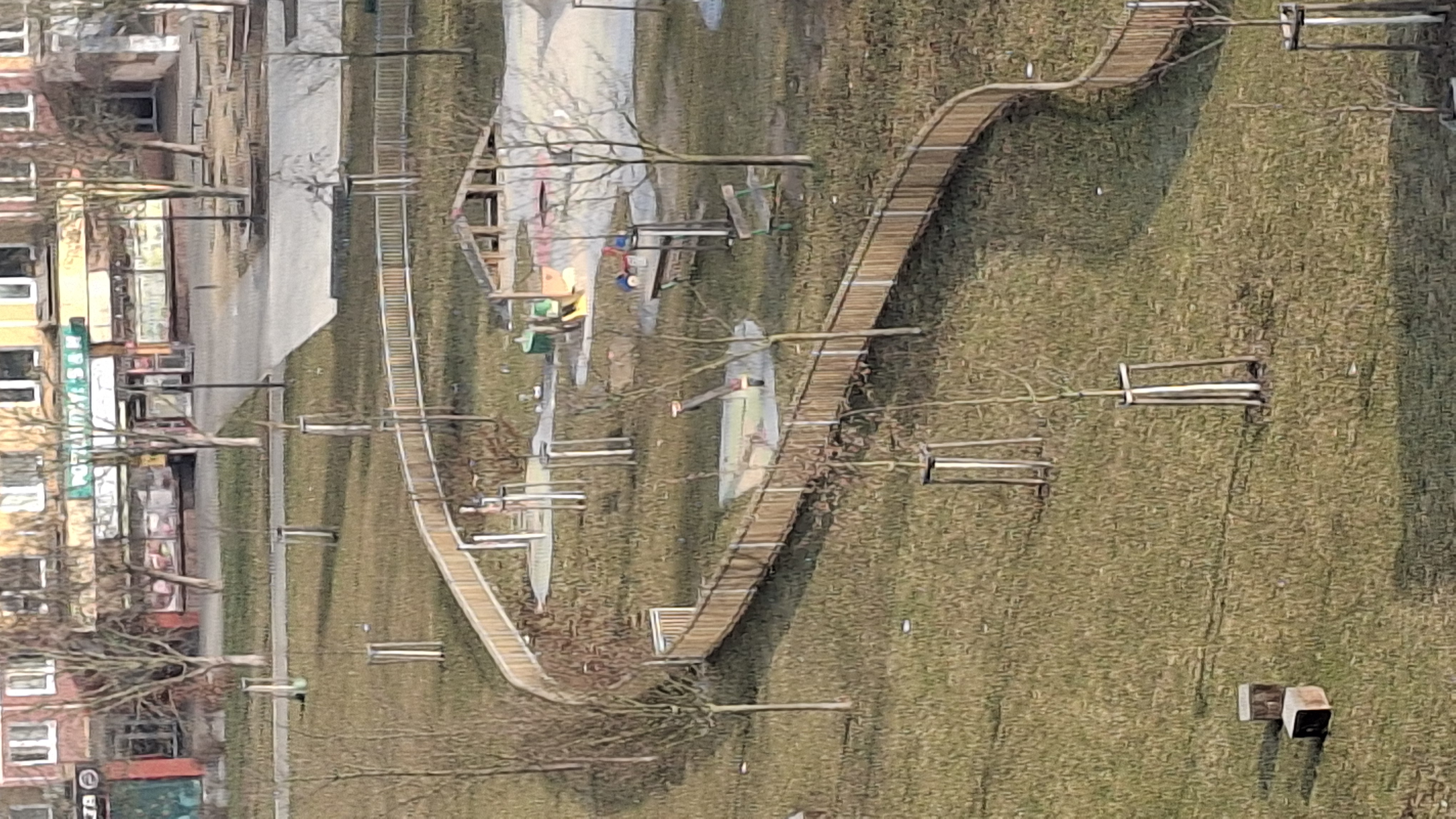 Odpadky v prostoru Nad školou