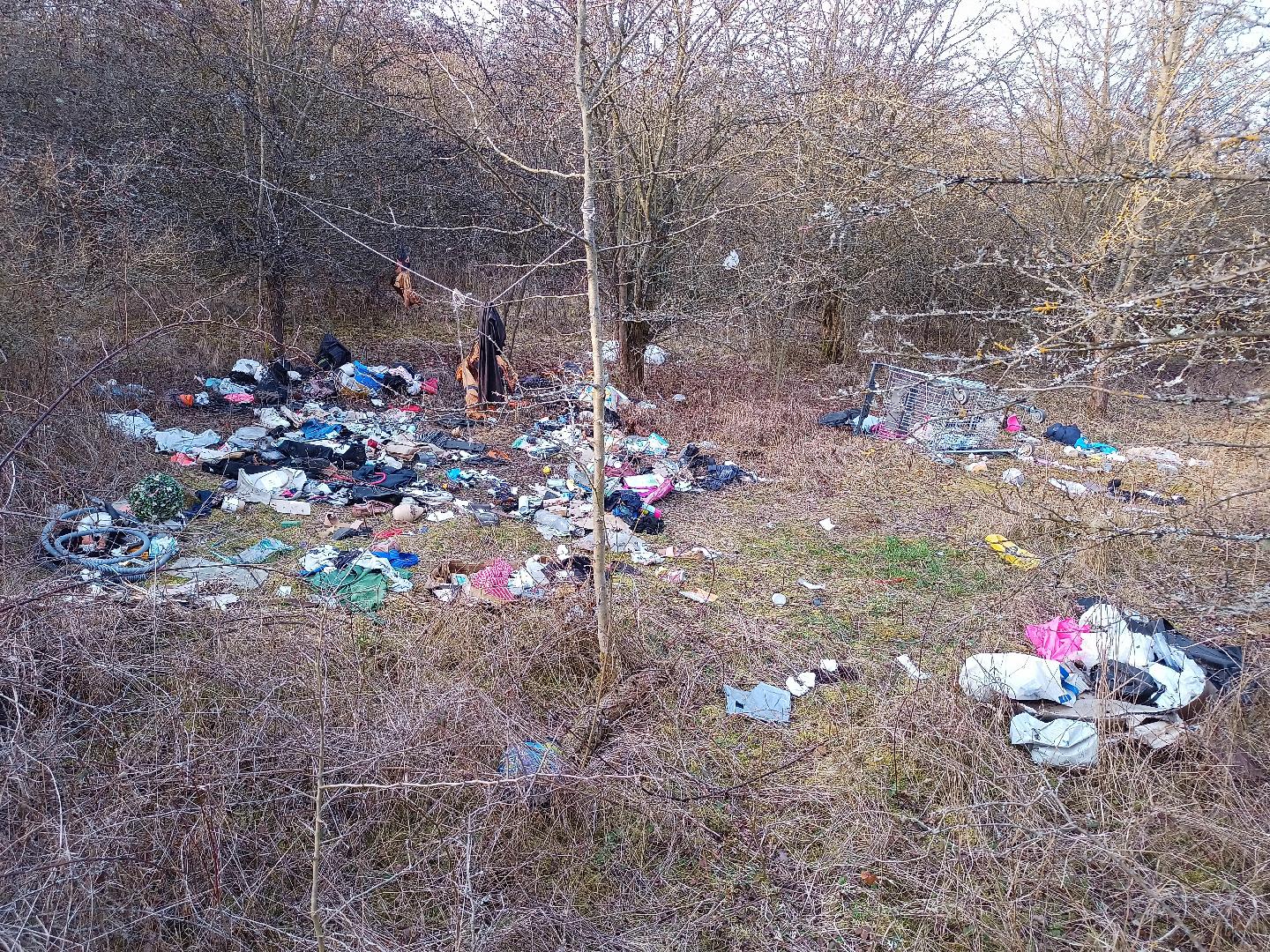 bezdomovci - skládka odpadků