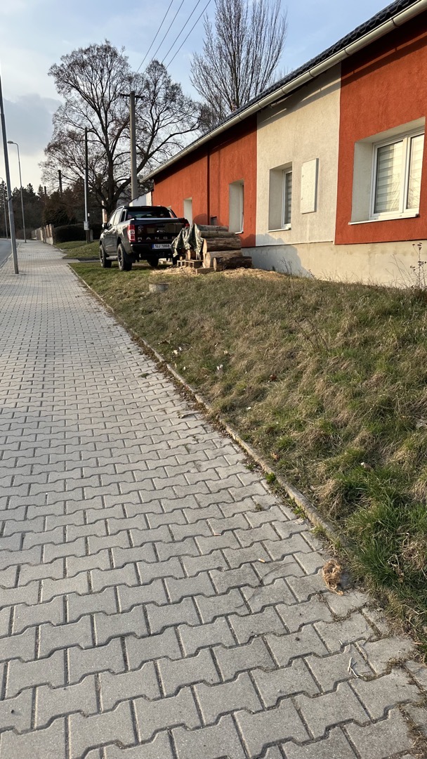 zábor veřejného pozemku?