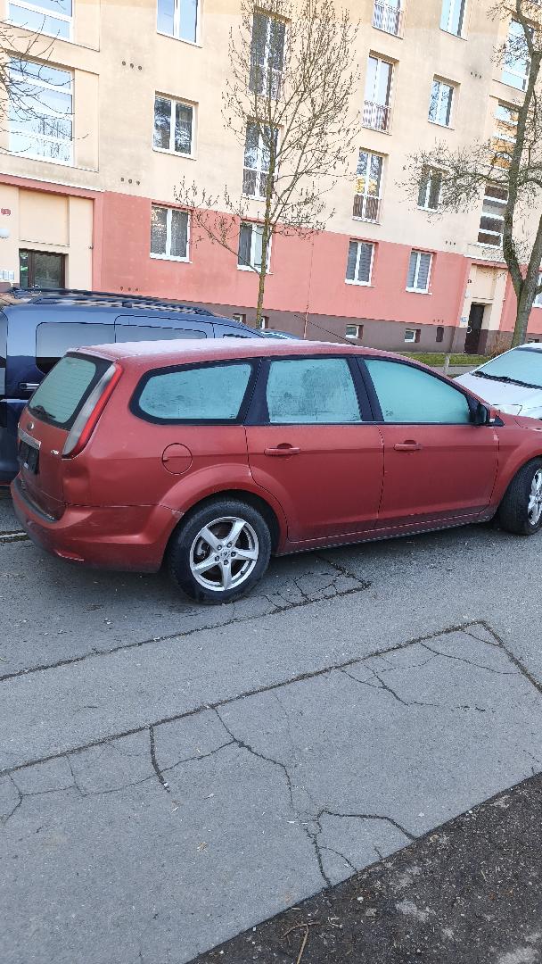 Odstavený Ford bez RZ