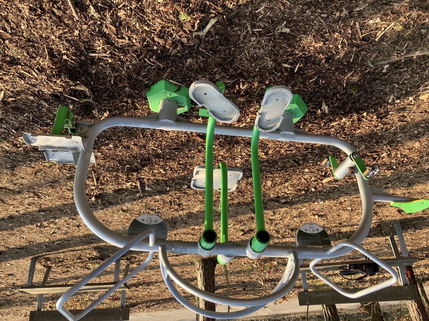 Rozbitý stroj na cvičení