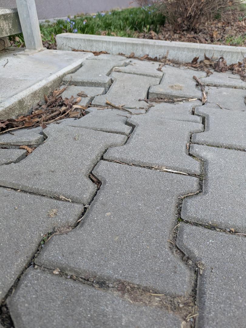 Propadající se chodník