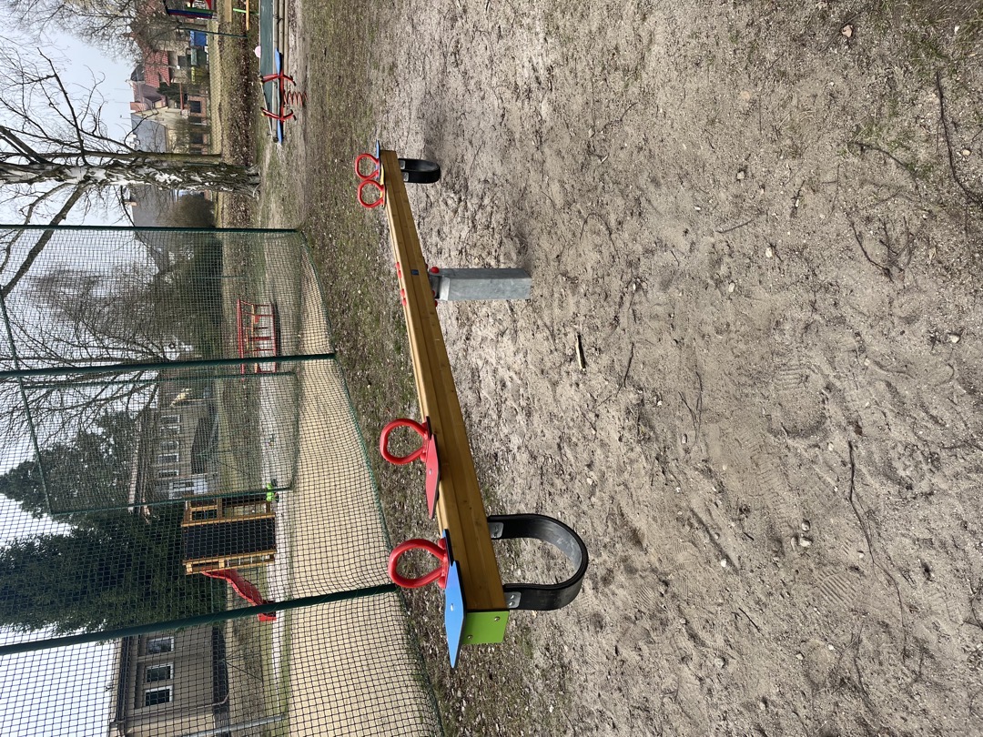 Doplnění písku na hřiště