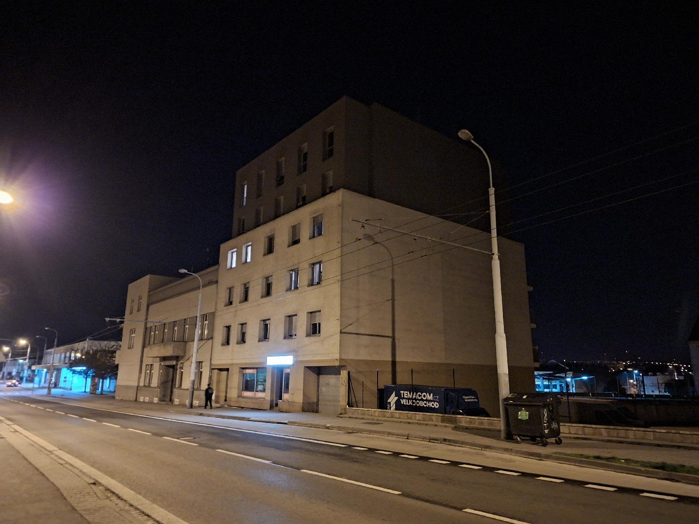 nesvítí několik VO