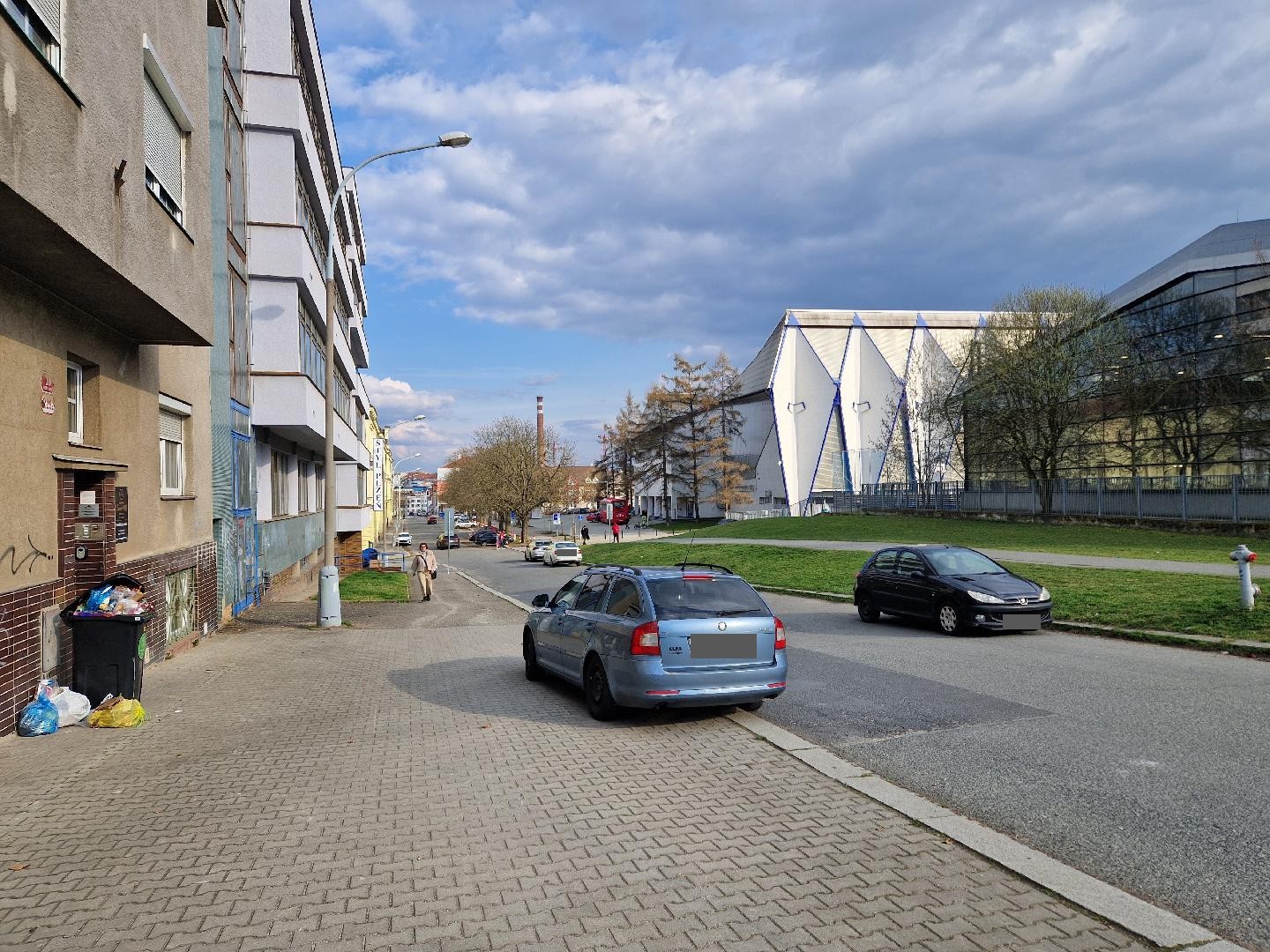 Prosím doplnit zdůrazňující DZ