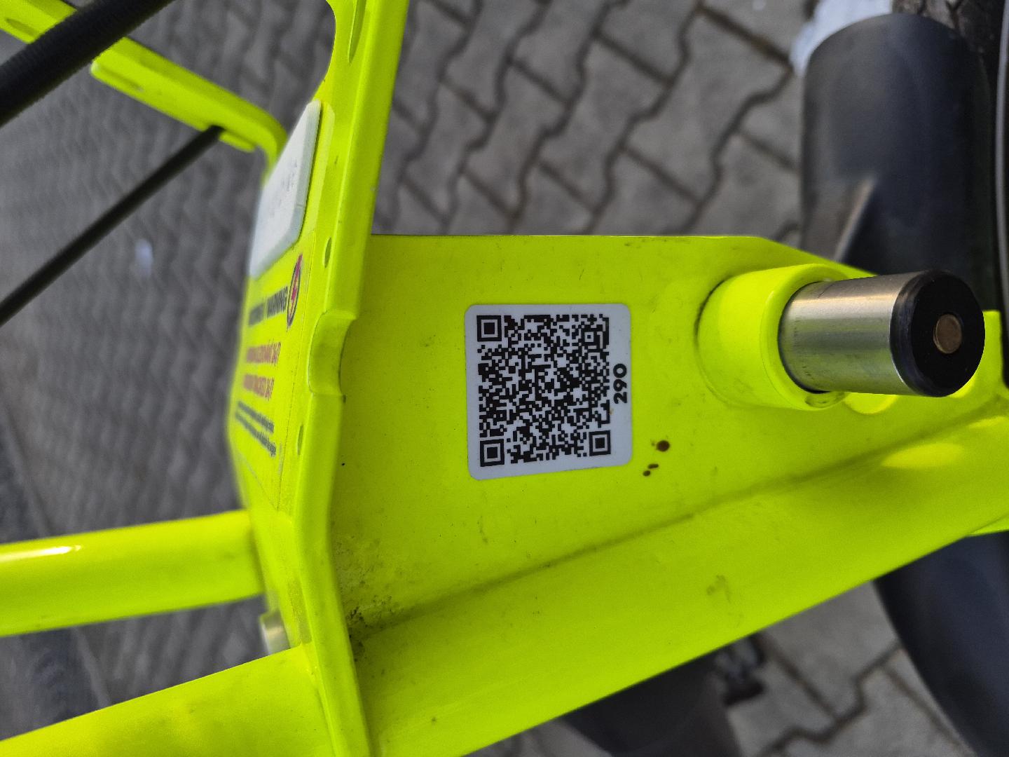 Poškozená šlapka u kola