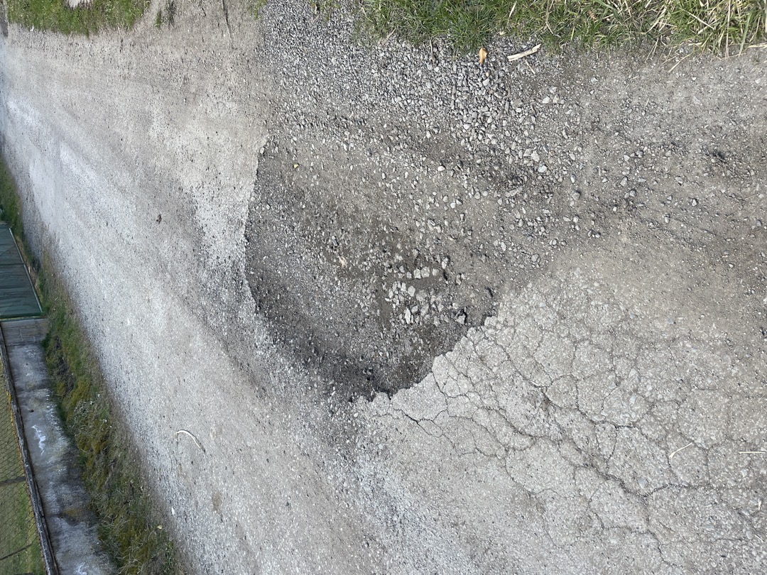 Velké množství výtluků