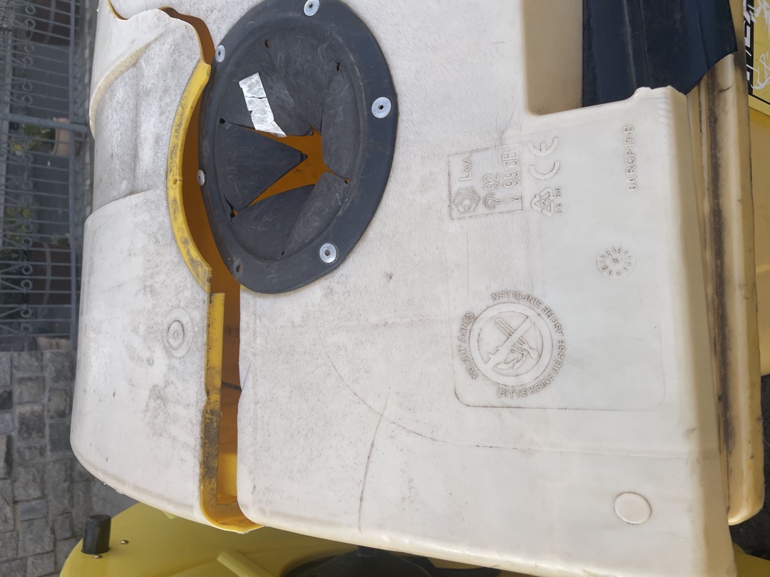 prosím o výměnu prasklé popeln