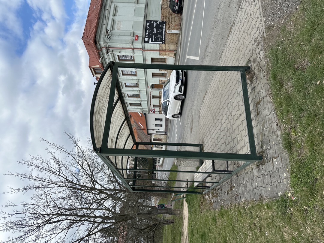 Chybějící boční panely