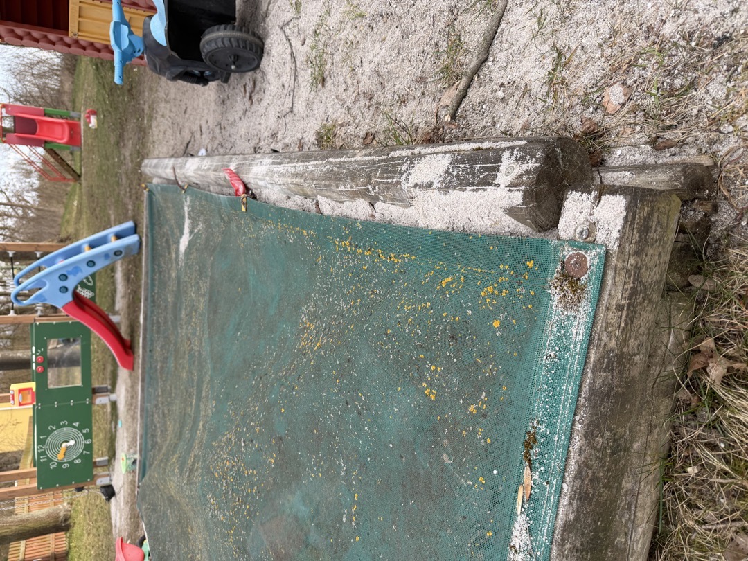 Rozpadající se pískoviště