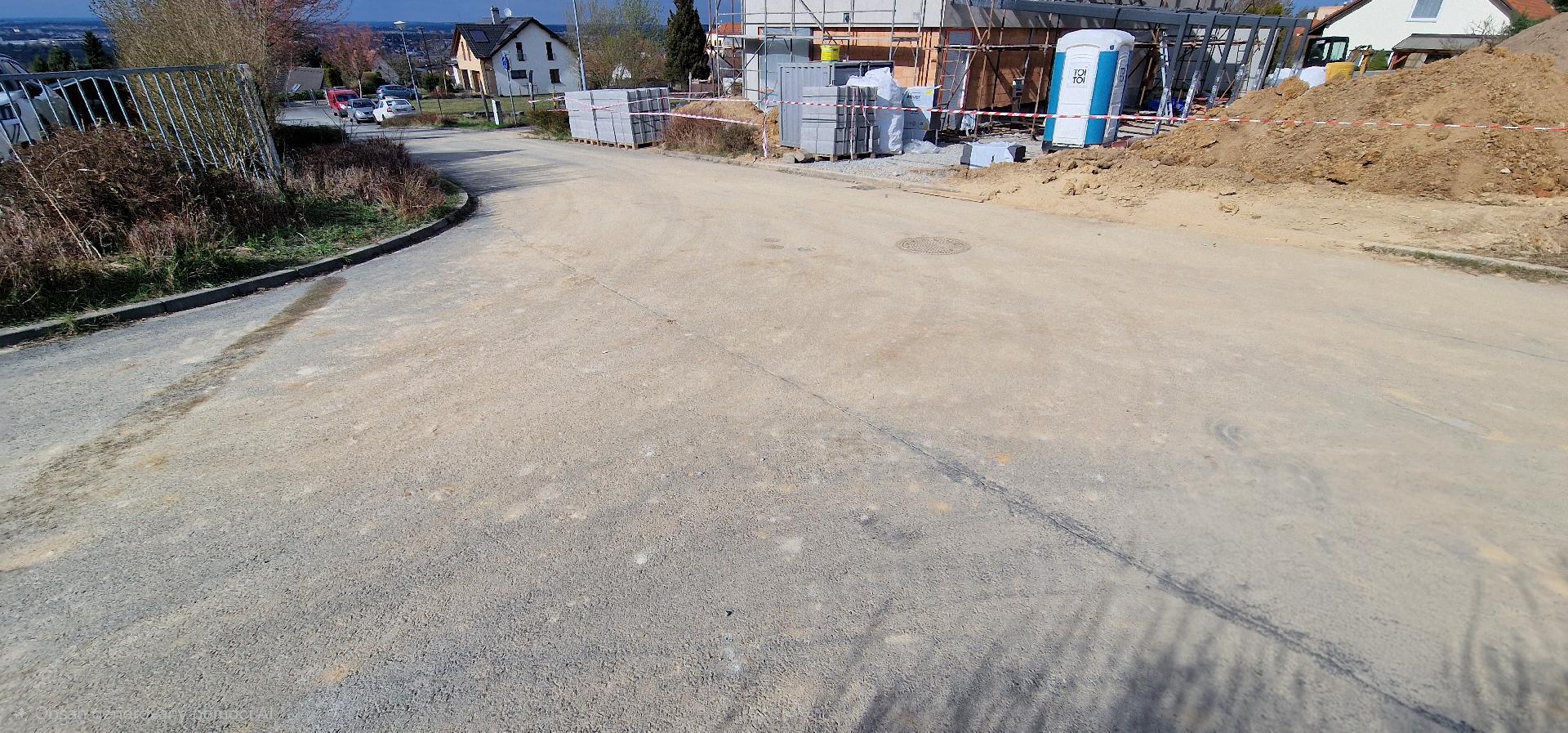 Znečištěná vozovka/chodník 