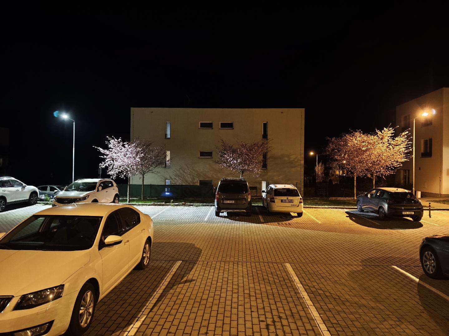 lampa se špatným spektrem.