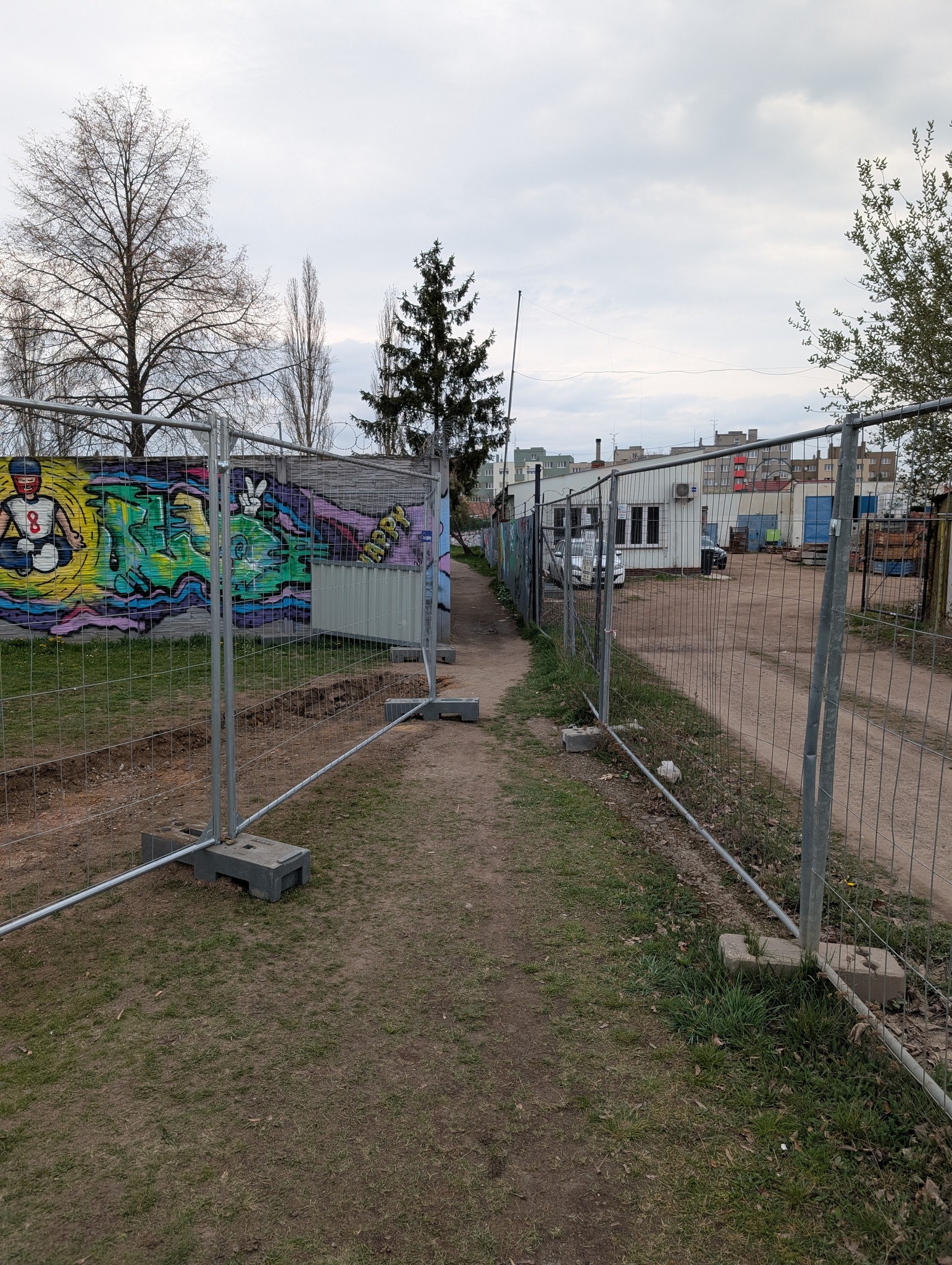 Neprůchozí náhradní trasa