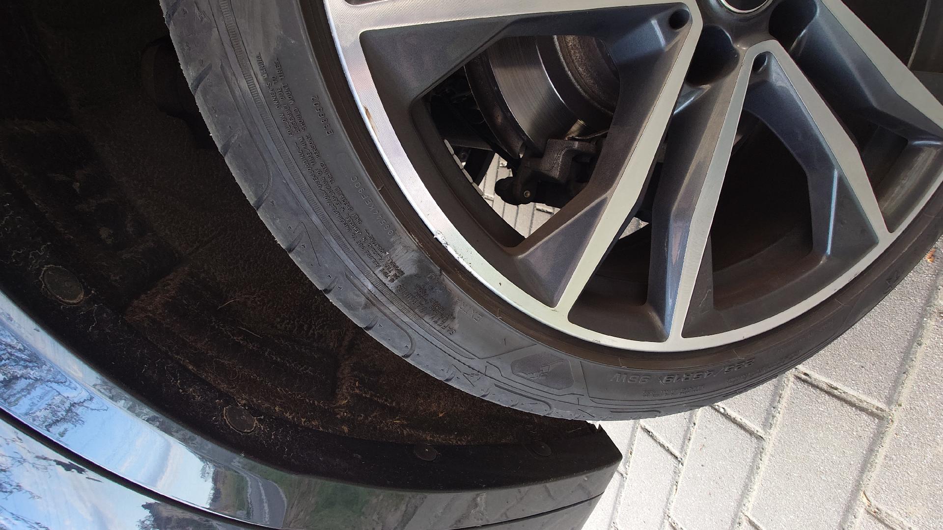 vadně osazený obrubník 