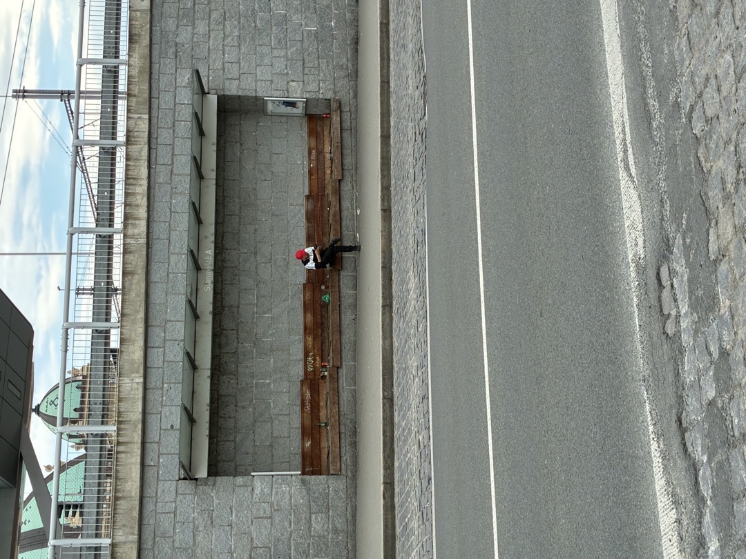 Nadrazi CD vchod ze Sumavske u